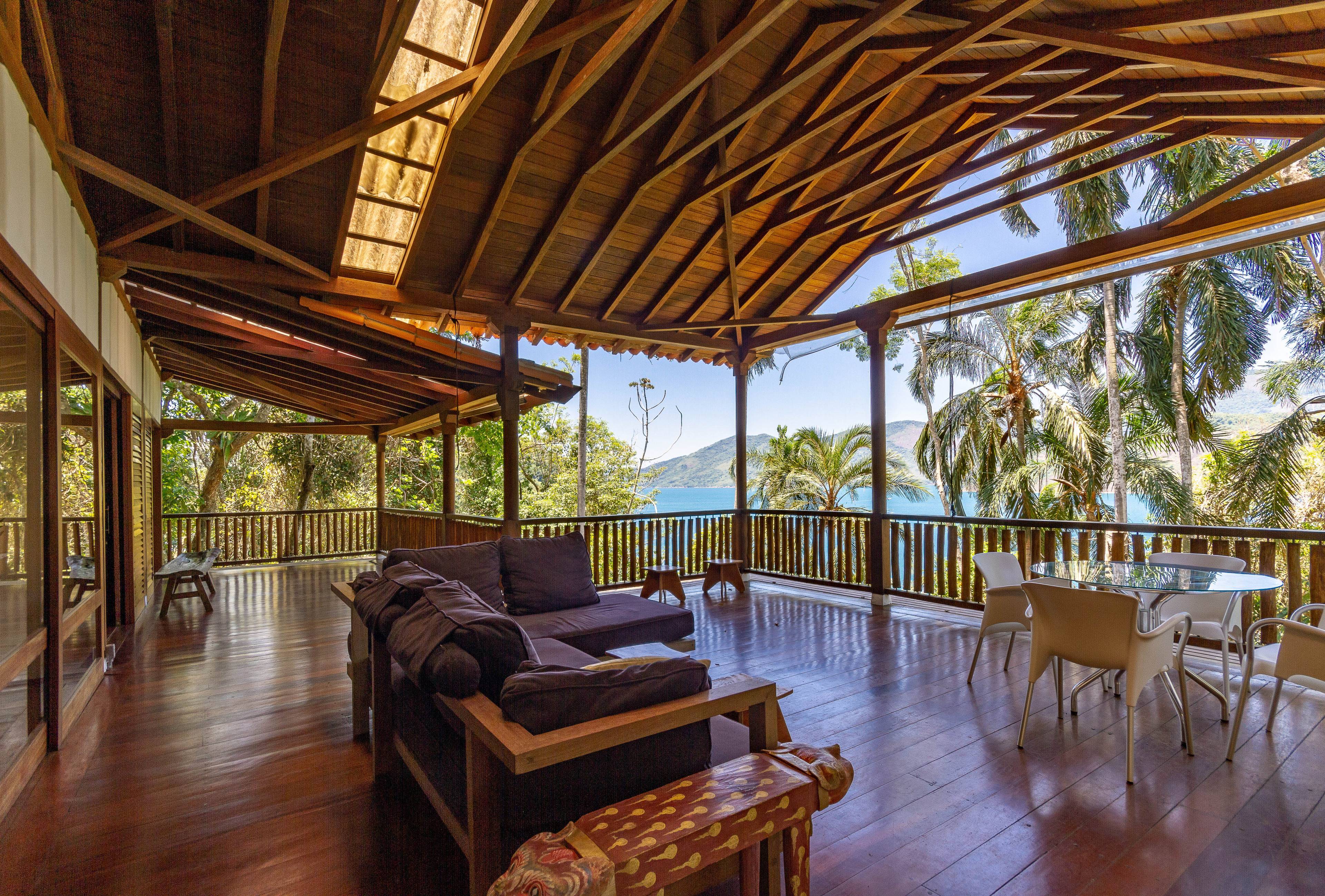 Wonderful property by the sea with 186,000m² in Paraty