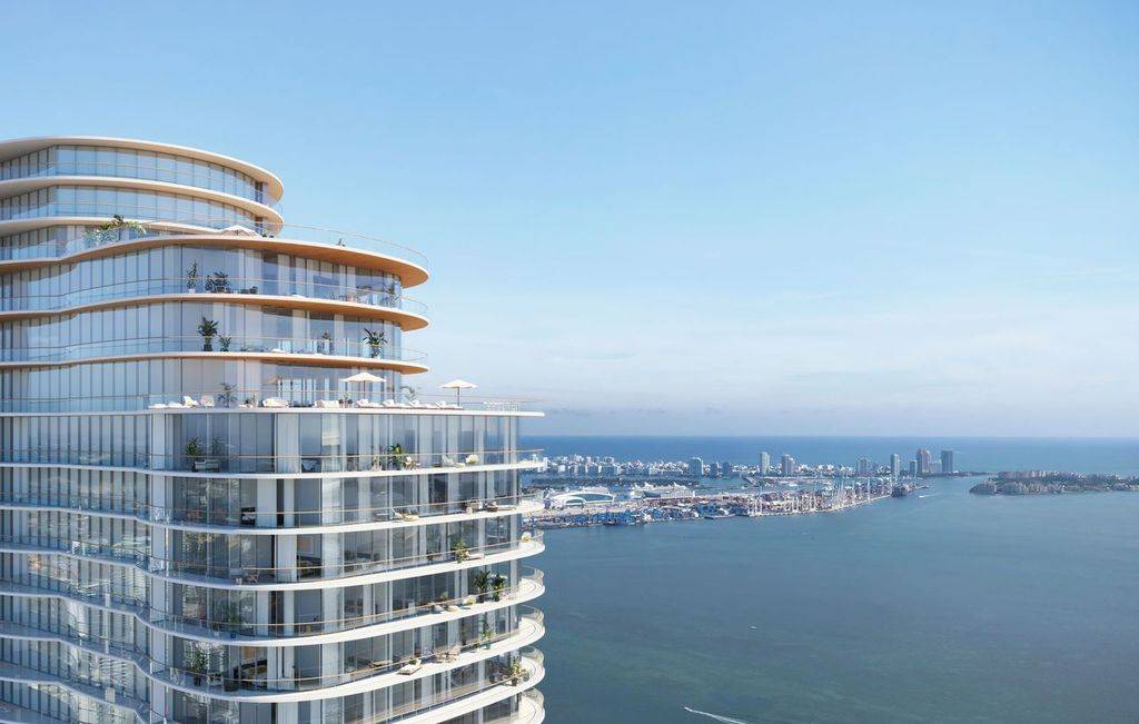 Venice's spirit high rise in the heart of Brickell Miami I 1Bedroom+Den, 2Bathrooms I 1,454 Sq Ft I $1.8M I 24h Security