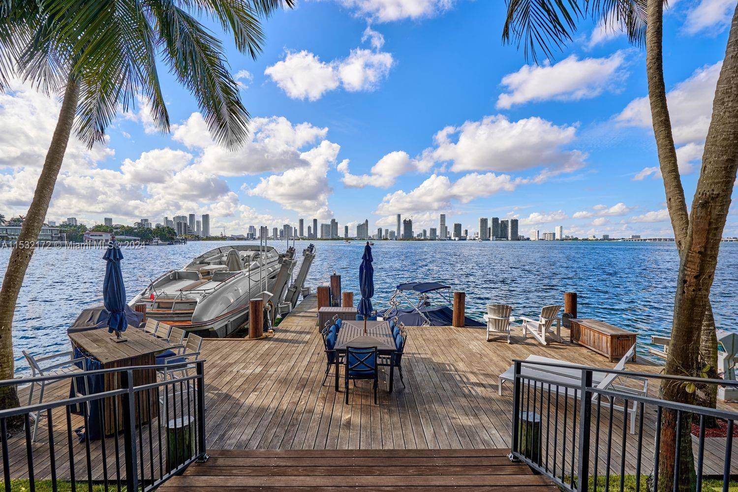 One of the very best lots on the Venetian Islands is now available.