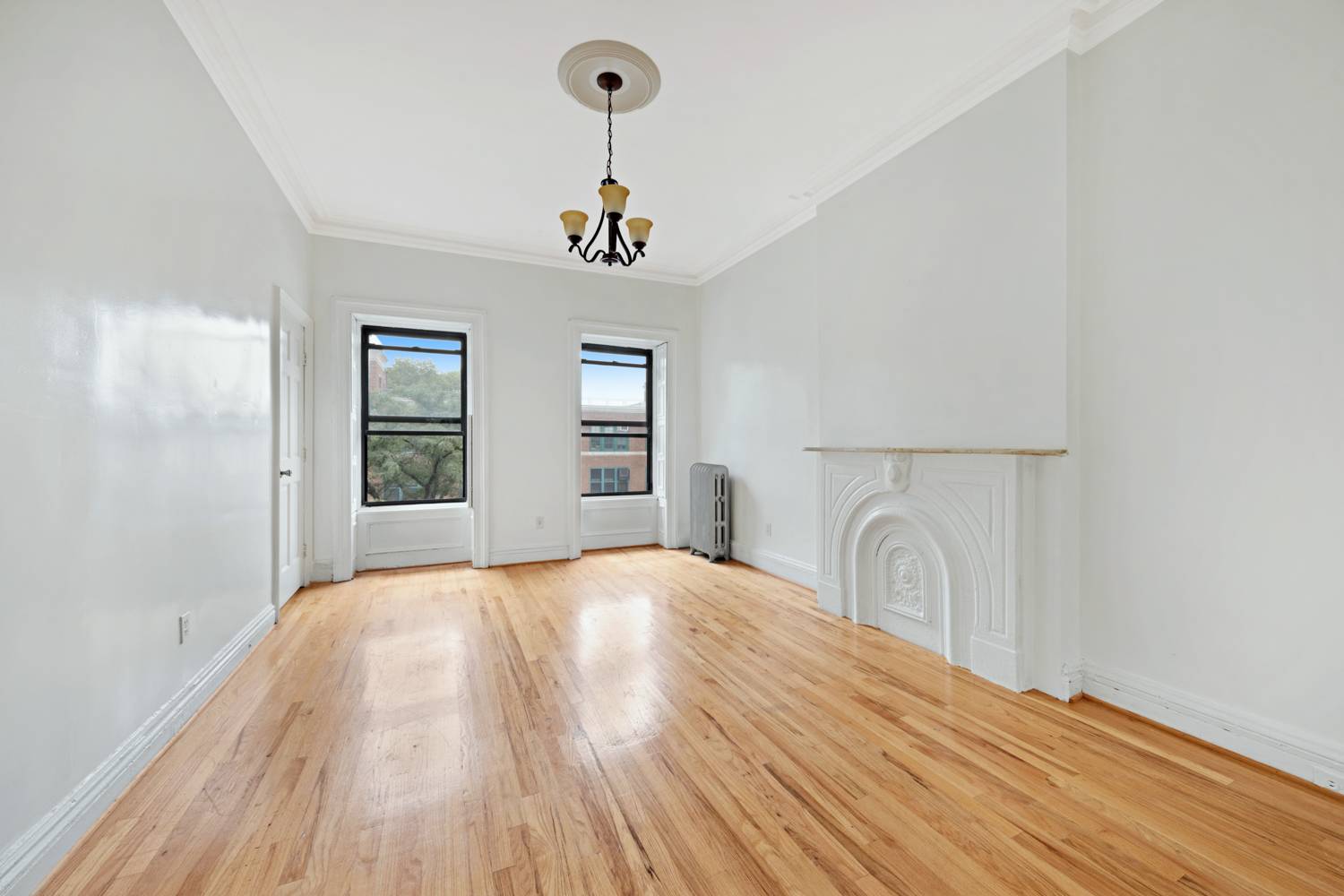 1. 5 bedroom available for rent on Bed Stuy Clinton Hill border.