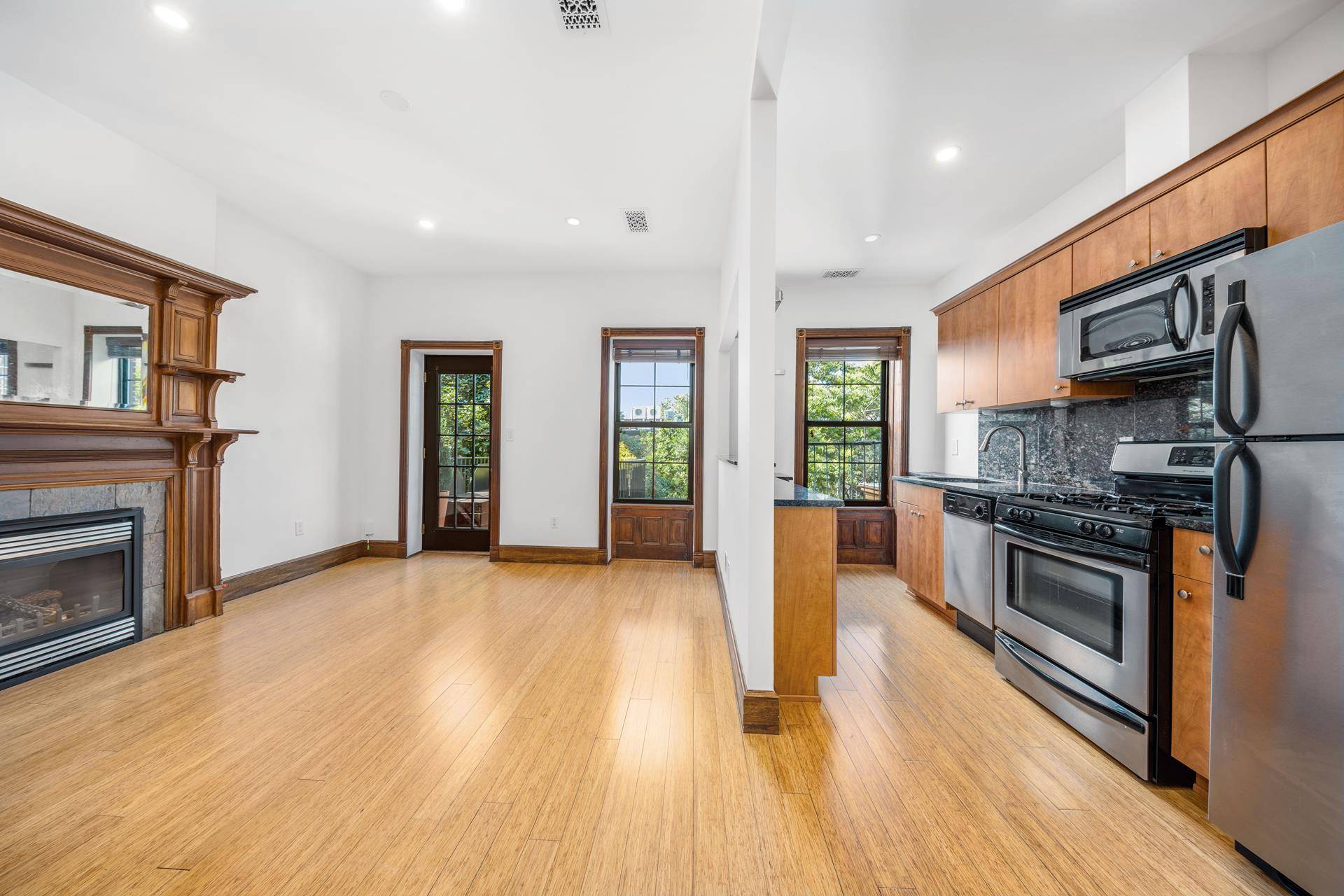 Absolutely charming 2 bed, 2 bath with Private Terrace and Storage, 2 blocks from subway !