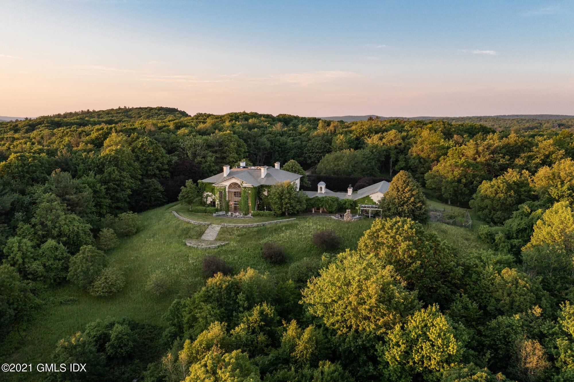 Villa Catarina A grand Tuscan style estate spectacularly situated on 1, 000 acres in the heart of Litchfield County offers unparalleled privacy and security as well as magnificent tri state ...