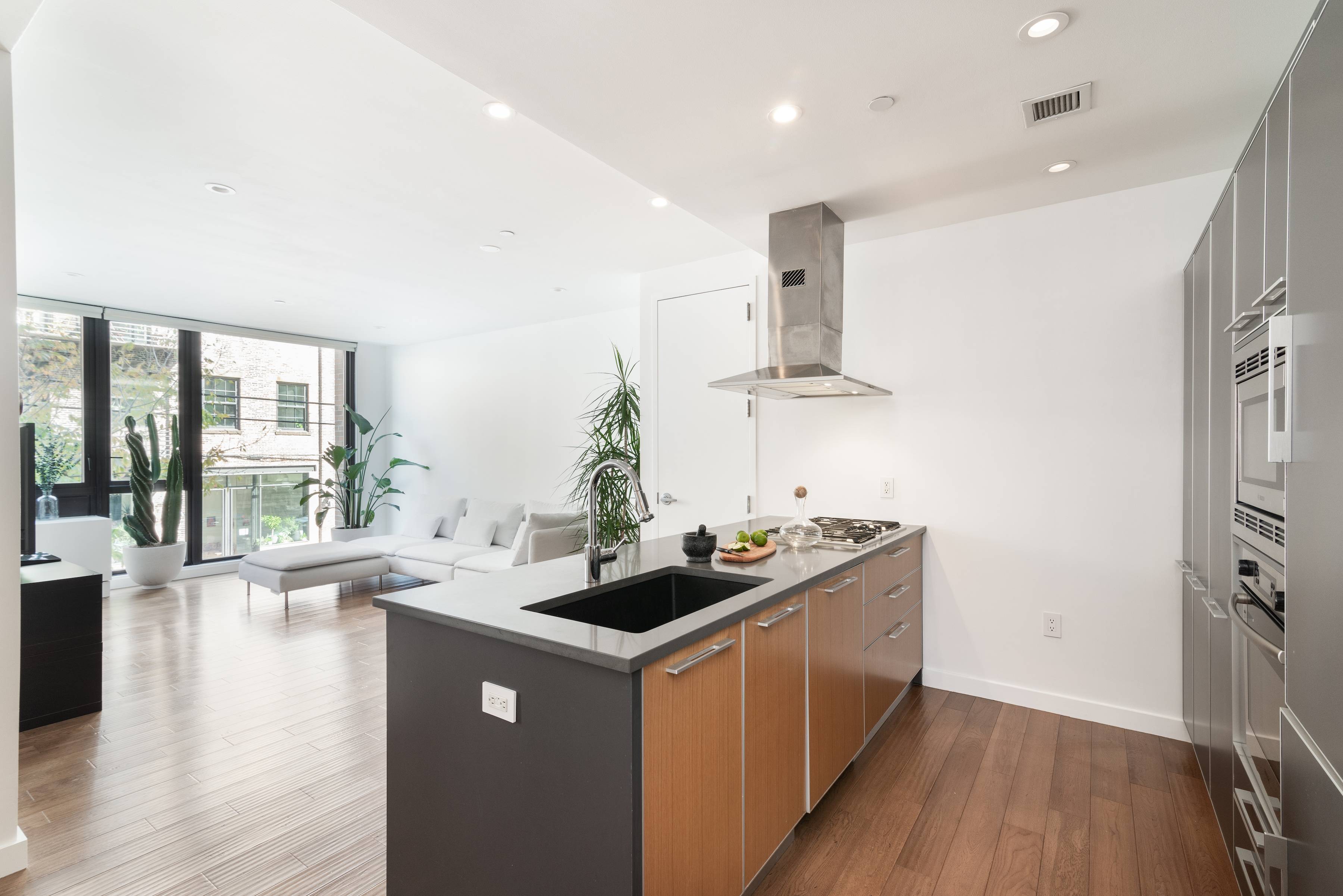 A bright condo boasting chic finishes and a prime Williamsburg location, this 1 bedroom, 1 bathroom home is an exemplar of modern Brooklyn living.