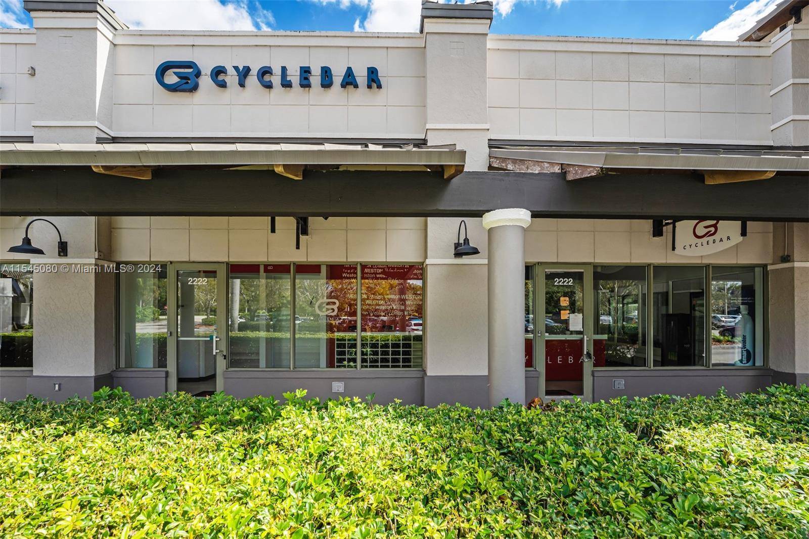 Class A shopping centre located on the main commercial corridor in Weston FL.