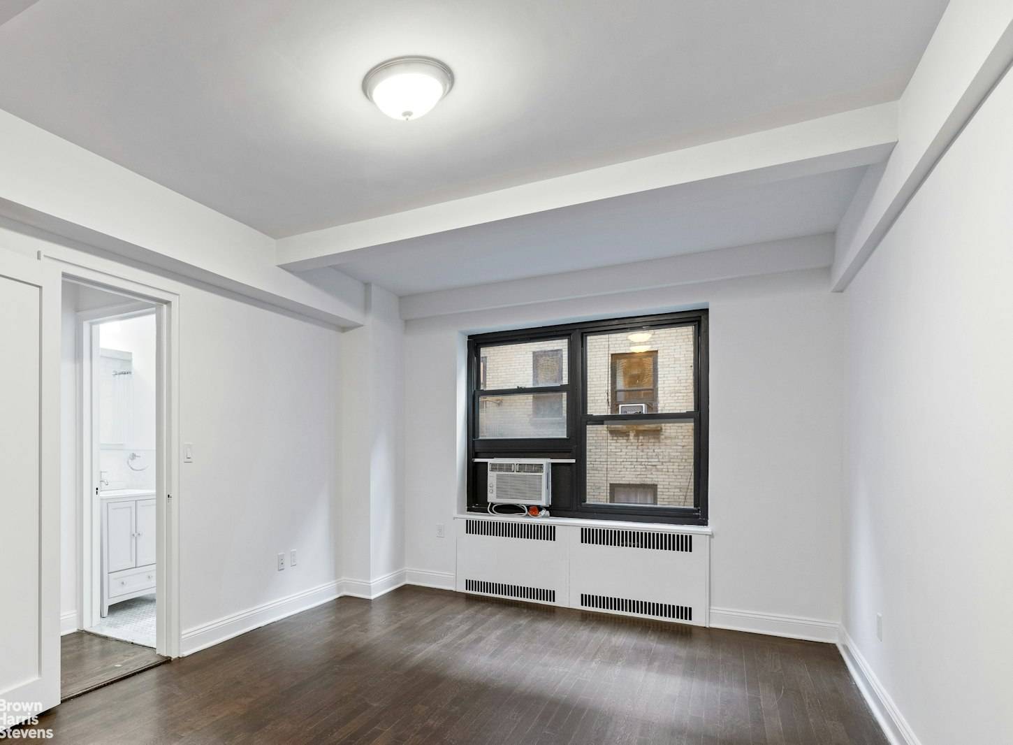 Delight in the charm of Carnegie Hill living with this splendid rental opportunity nestled in the heart of the vibrant neighborhood.