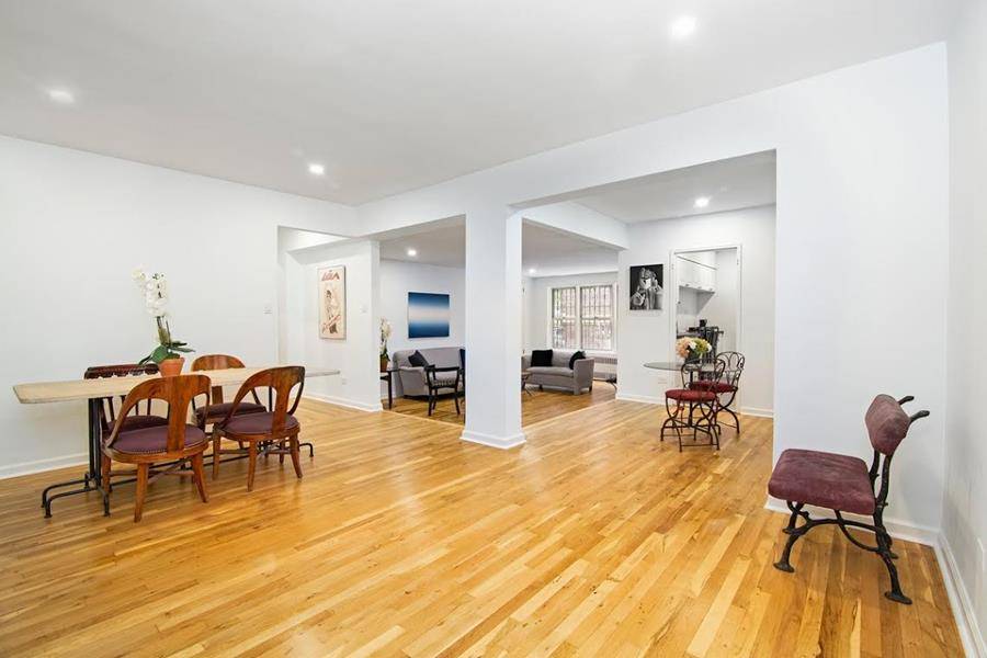 FREE MAINTENANCE FOR ONE YEAR SELLERS WILL PAY YOUR FIRST YEAR MAINTENANCE Bright, Spacious corner 2bed 2bath with sunken living room and a mesh enclosed Terrace in Jackson Heights most ...