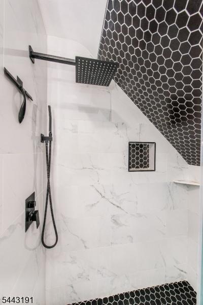 Shower 3rd flr