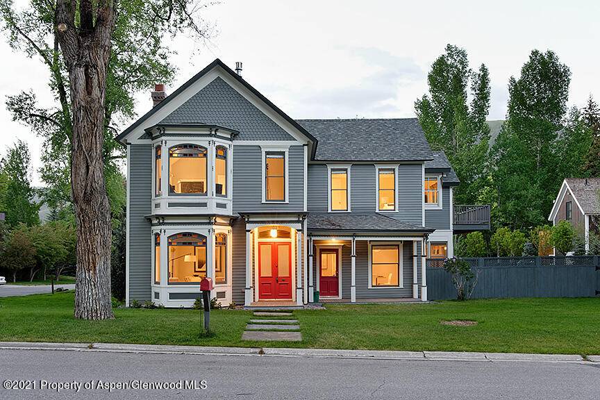 Ideally located in Aspen's West End along the free shuttle route, this masterpiece was originally built in 1888 and refreshed in 2022, including A C.