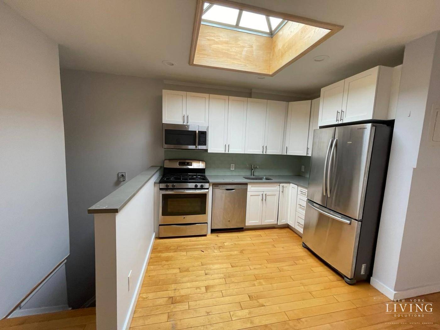 BEAUTIFUL NEWLY RENOVATED 4 BEDROOM APARTMENT IN PRIME BUSHWICK !