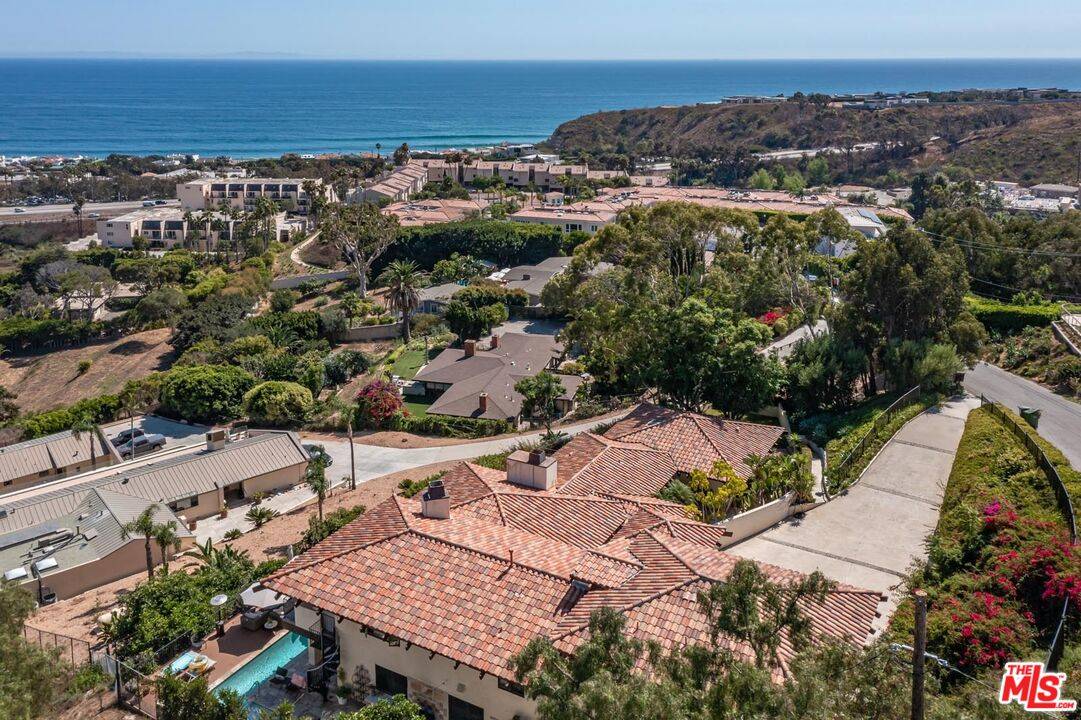 3504 Coast View Dr 5BR Malibu La