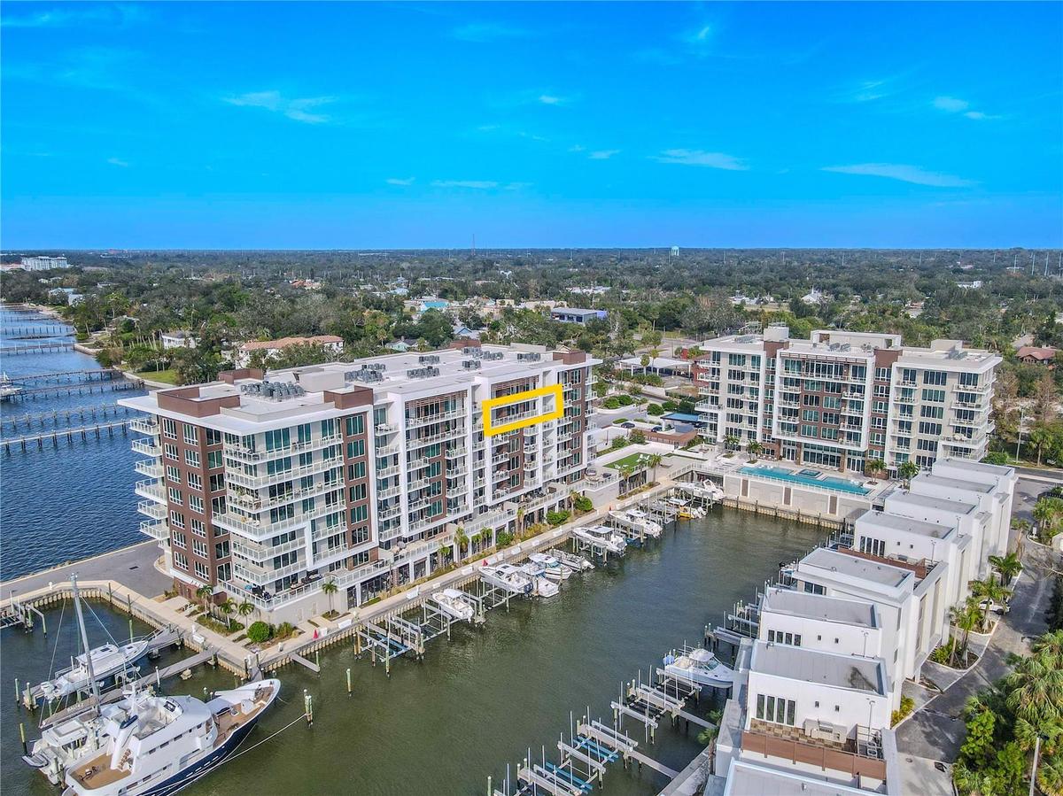 Perched on the 7th floor of Marina Bay 880, this 3-bedroom, 4-bath luxury penthouse-style residence showcases stunning panoramic views of the Intracoa