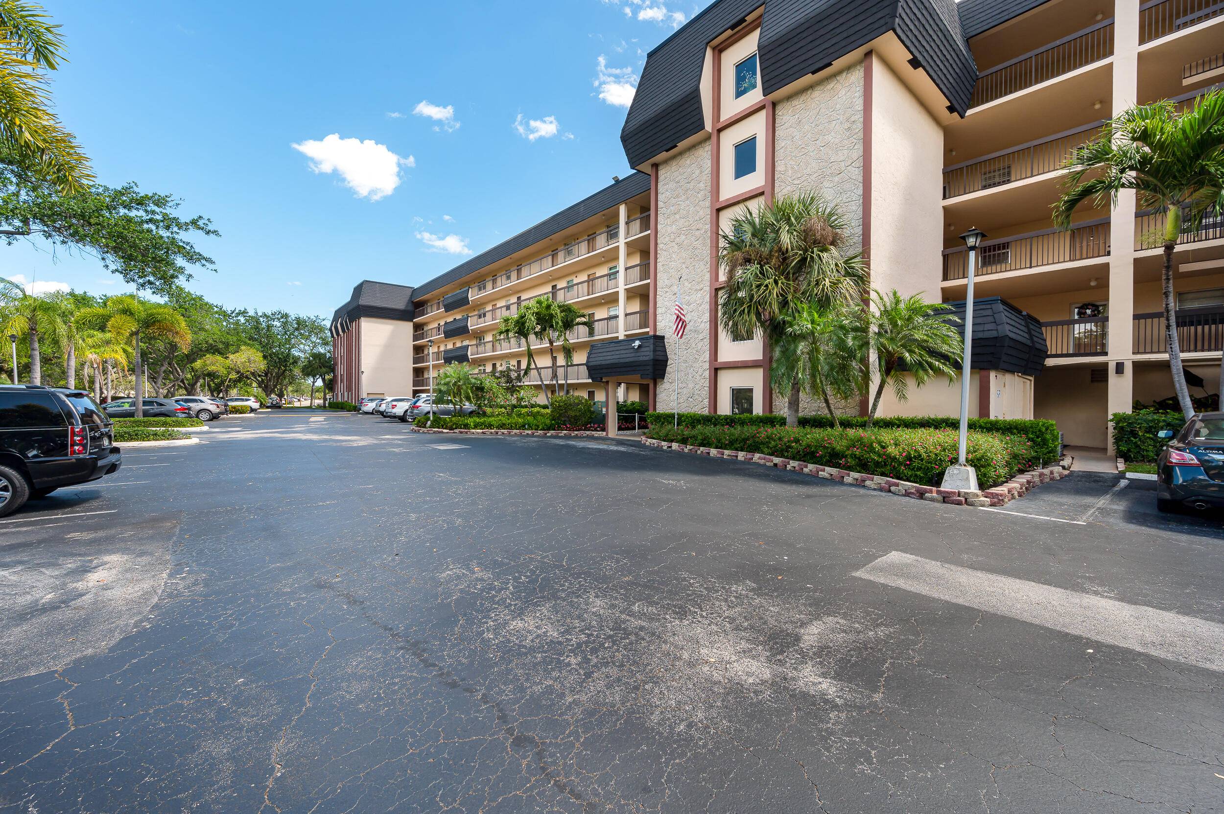 Welcome to your new home in the heart of Boca Raton !