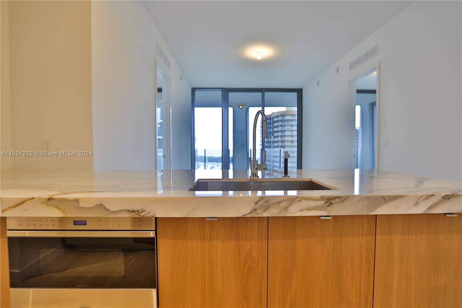 Beautiful unit with amazing bay views from almost every corner.