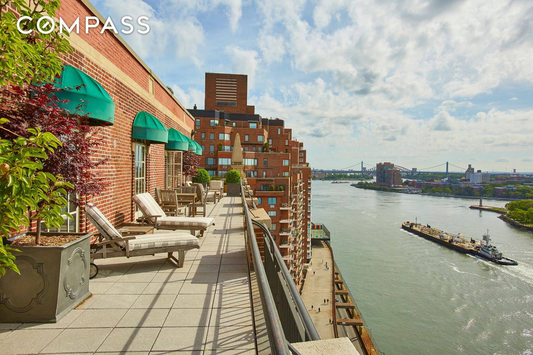 Stunning Penthouse on East End Avenue The penthouse at 25 East End Avenue is a special and unique home, with 360 degree, breathtaking views of the East River and the ...