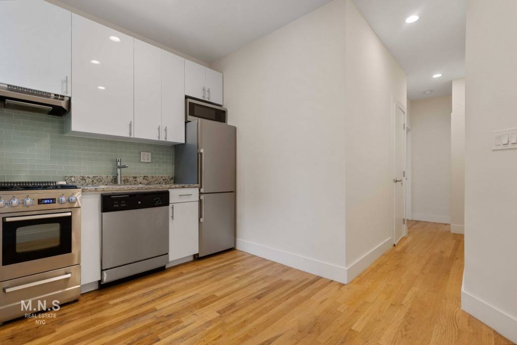 Beautiful 2 bedroom with a home office located in the heart of Nolita !