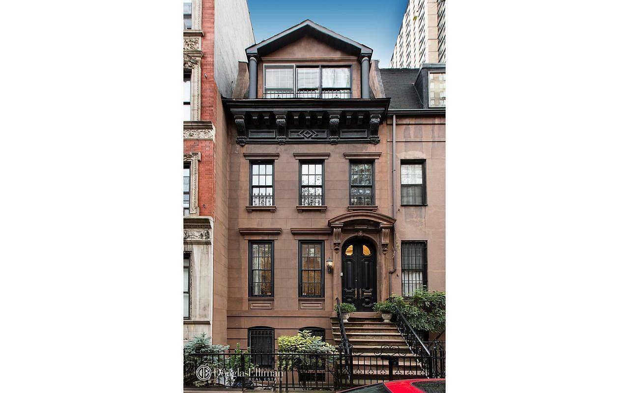 Welcome home to this private single family townhouse in PRIME Upper East Side.