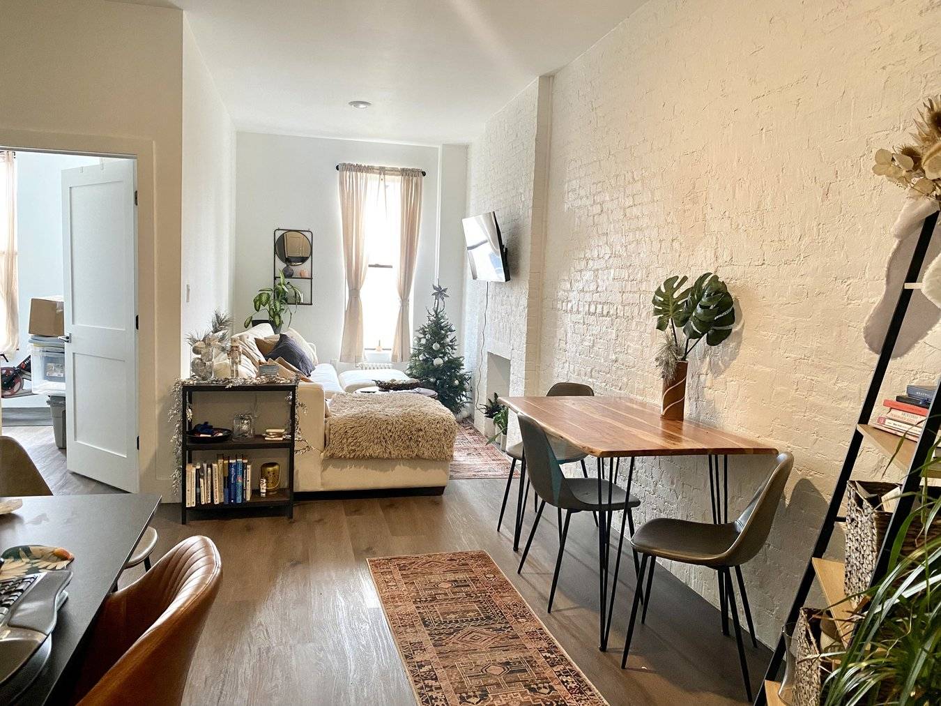 Beautiful 2 Bedroom apartment with exposed brick, decorative fireplace and w d in unit in prime Greenpoint location.