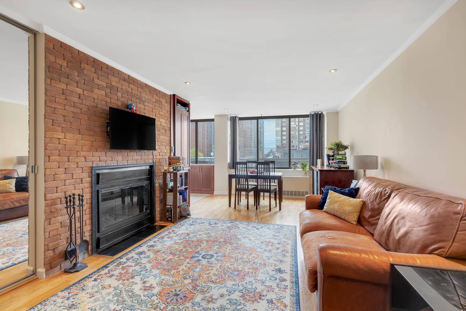 Sundrenched Two Bedroom Two Bathroom Condo in Prime UES !