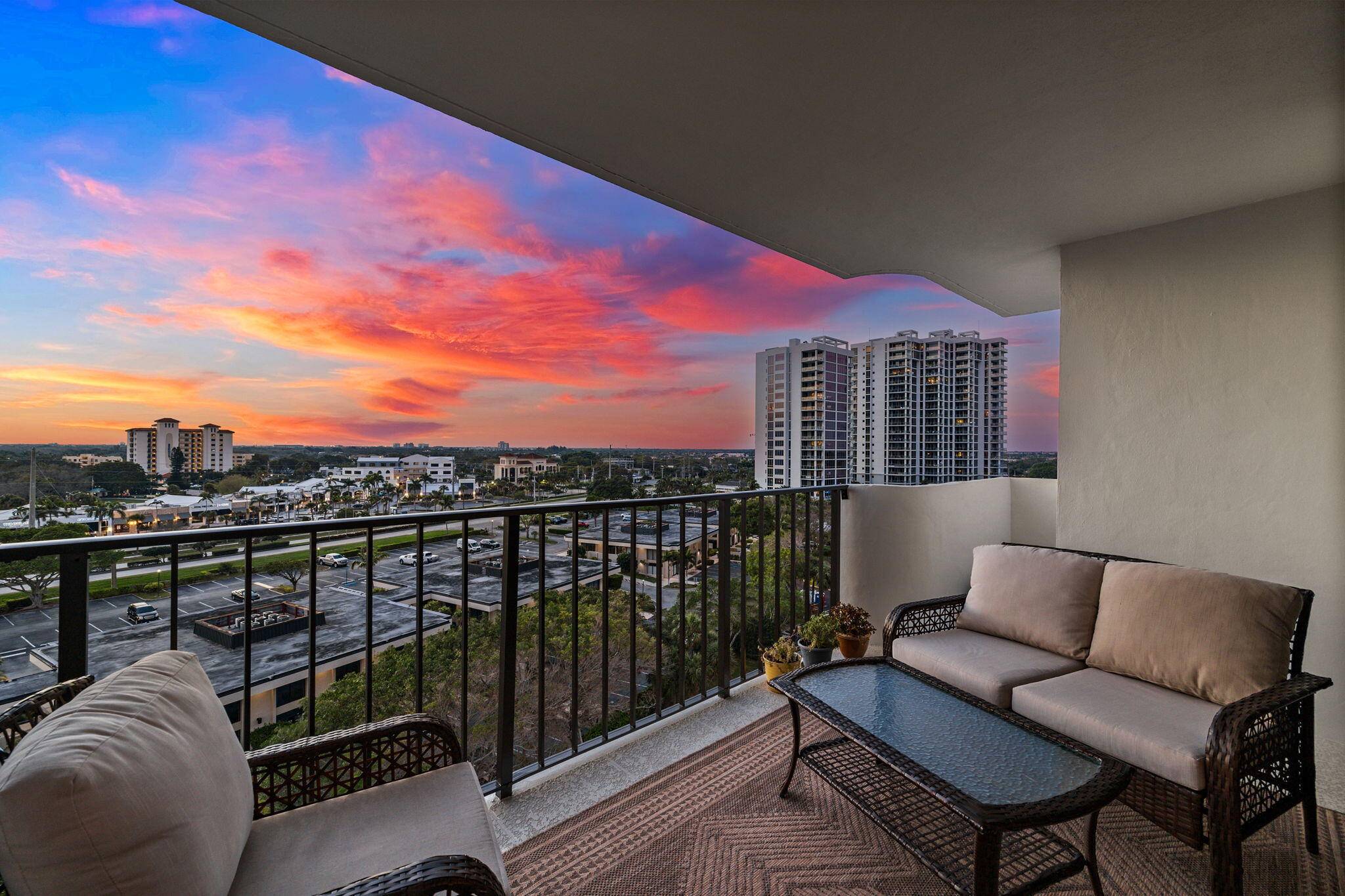 Welcome to this cozy 10th floor condo, where you'll find beautiful sunset and city skyline views to greet you.