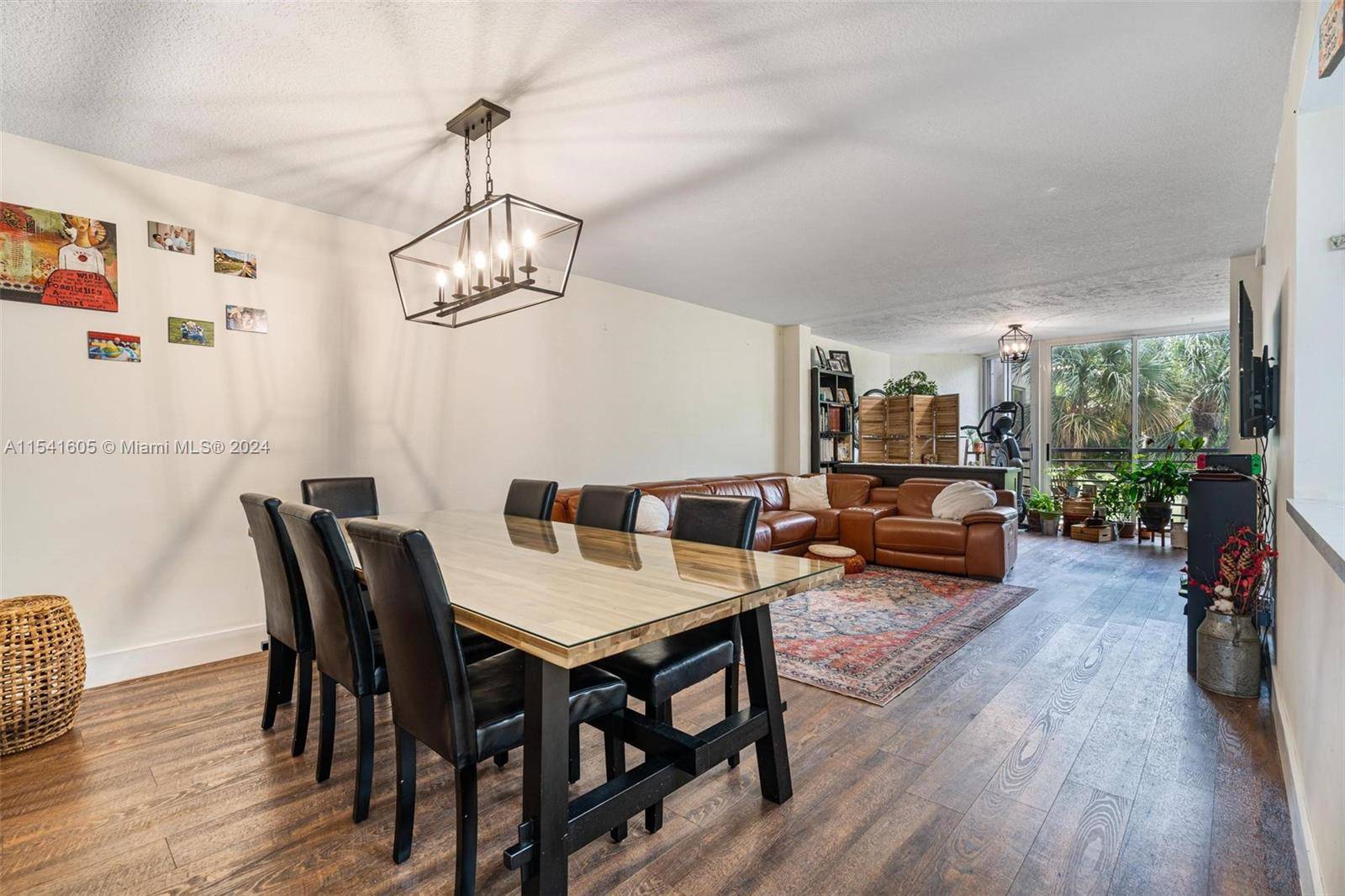This incredible 3 beds 2 bath, on Second Floor.