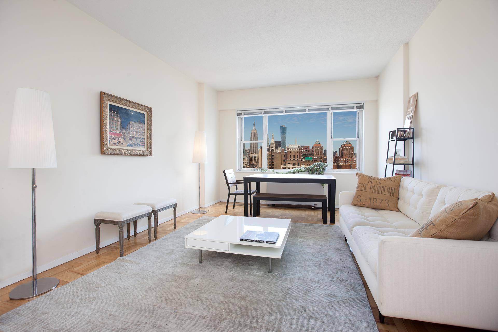 Alcove Studio with a view in the Heart of Greenwich VillageDiscover the convenience and charm of living in this Greenwich Village alcove studio in the much sought after Georgetown Plaza.