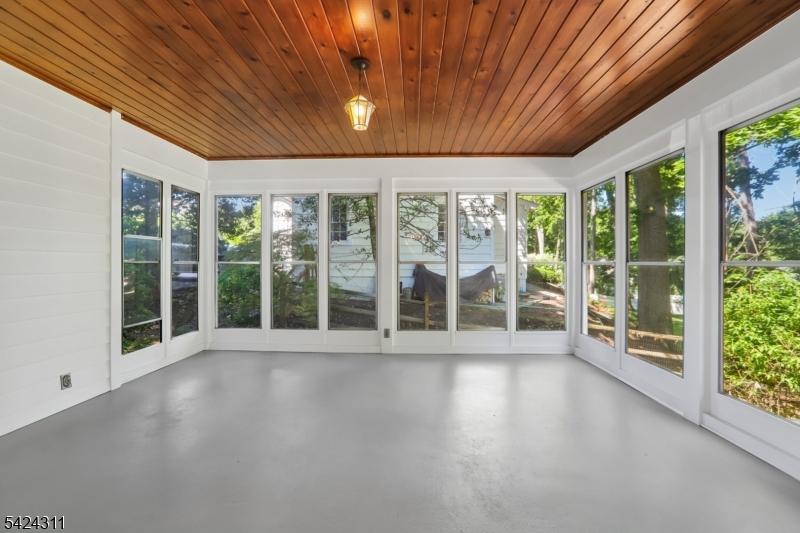 Screened/Glass Porch