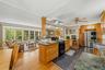 127 Hill Rd Breakfast Area