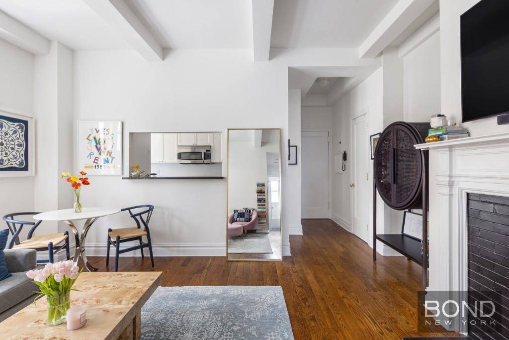 Luxury One Bedroom Condominium For Sale in Greenwich Village historic district !