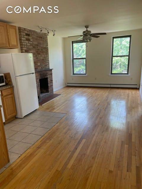 NO FEE Welcome home to this sun filled two bedroom one bath apartment located in the heart of Boerum Hill.