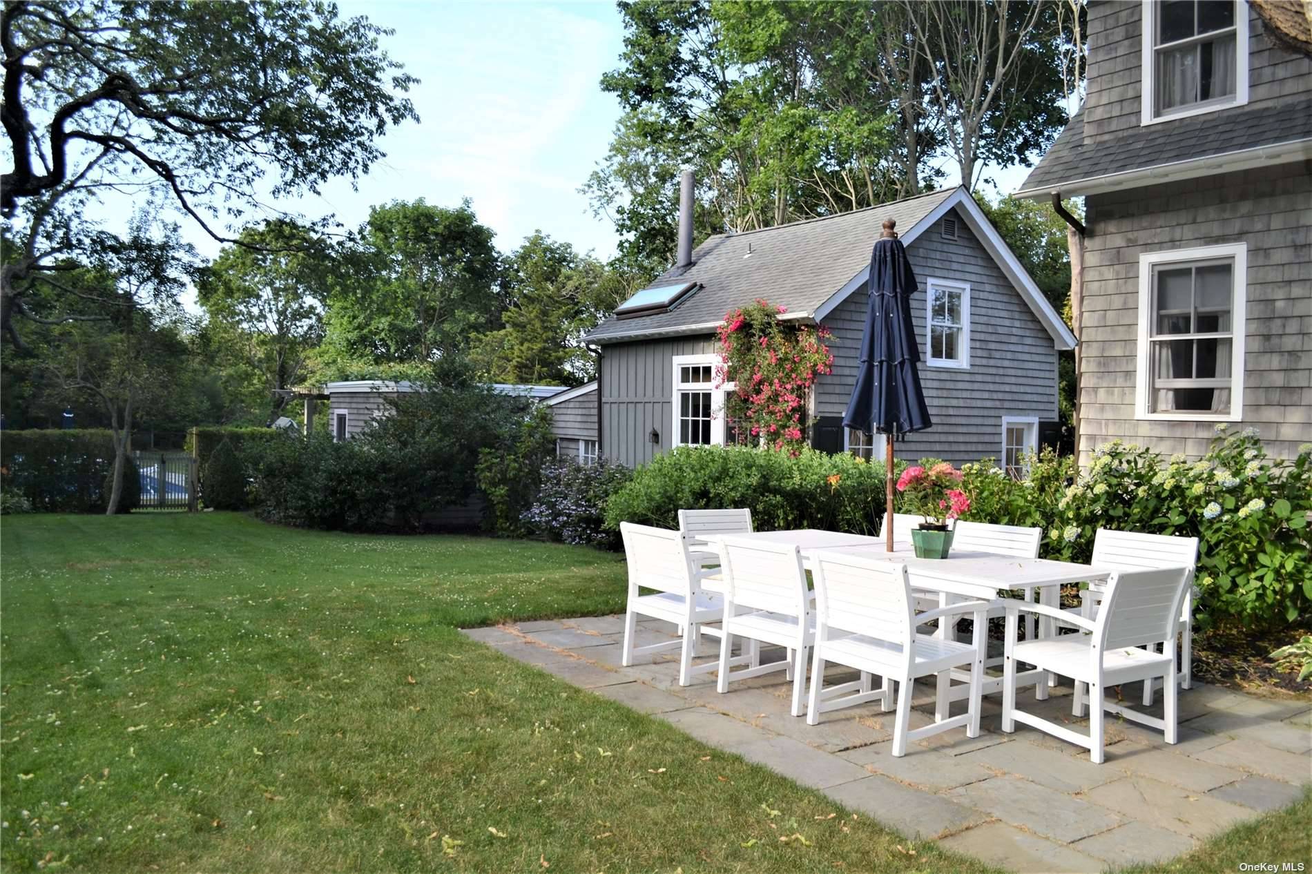 Enjoy your summer in this fabulous Water Mill compound close to the village and beaches.