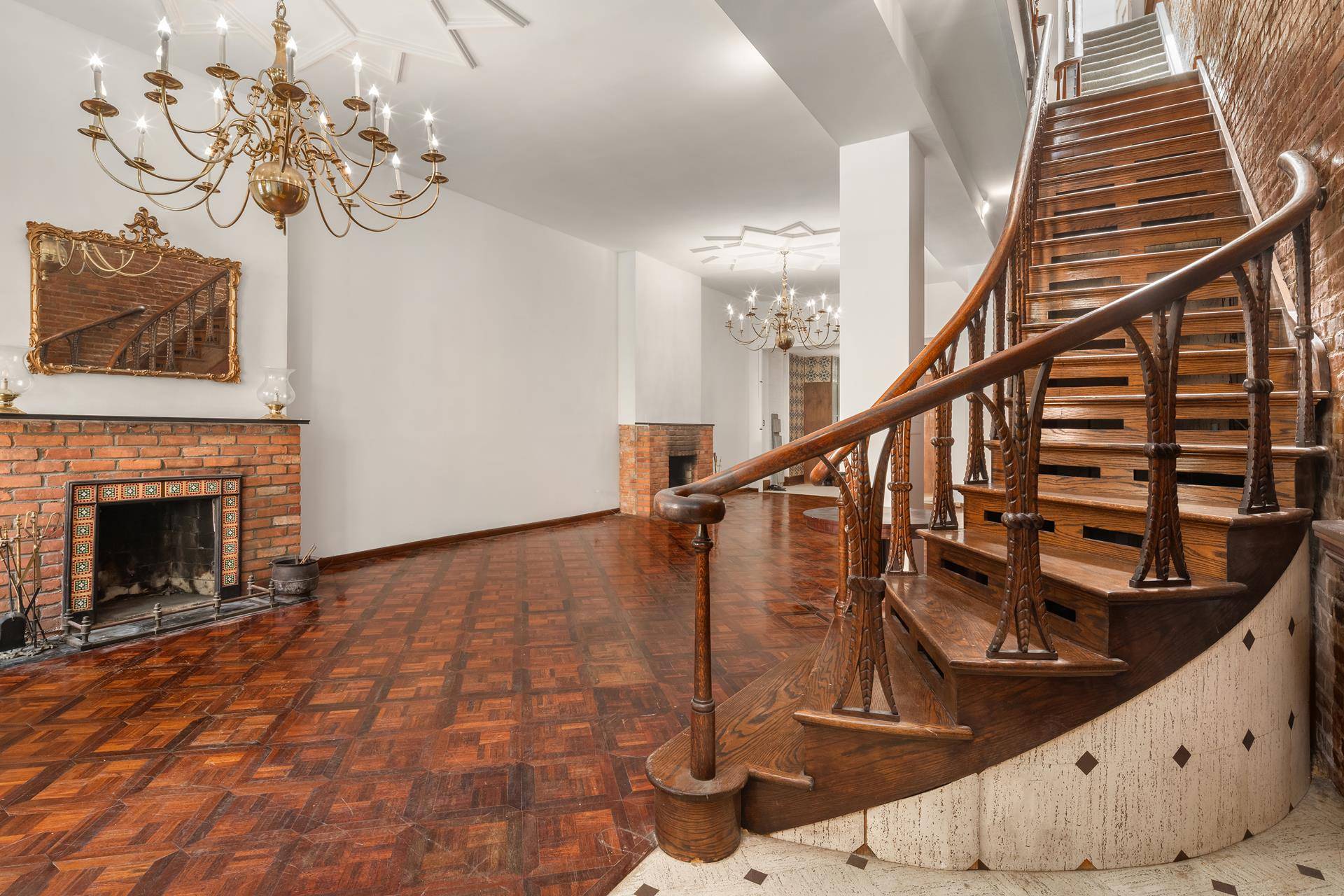 ONE OF A KIND Located on what is considered to be one of the finest townhouse blocks in all of lower Manhattan, the Isaac Phillips House offers a rare opportunity ...