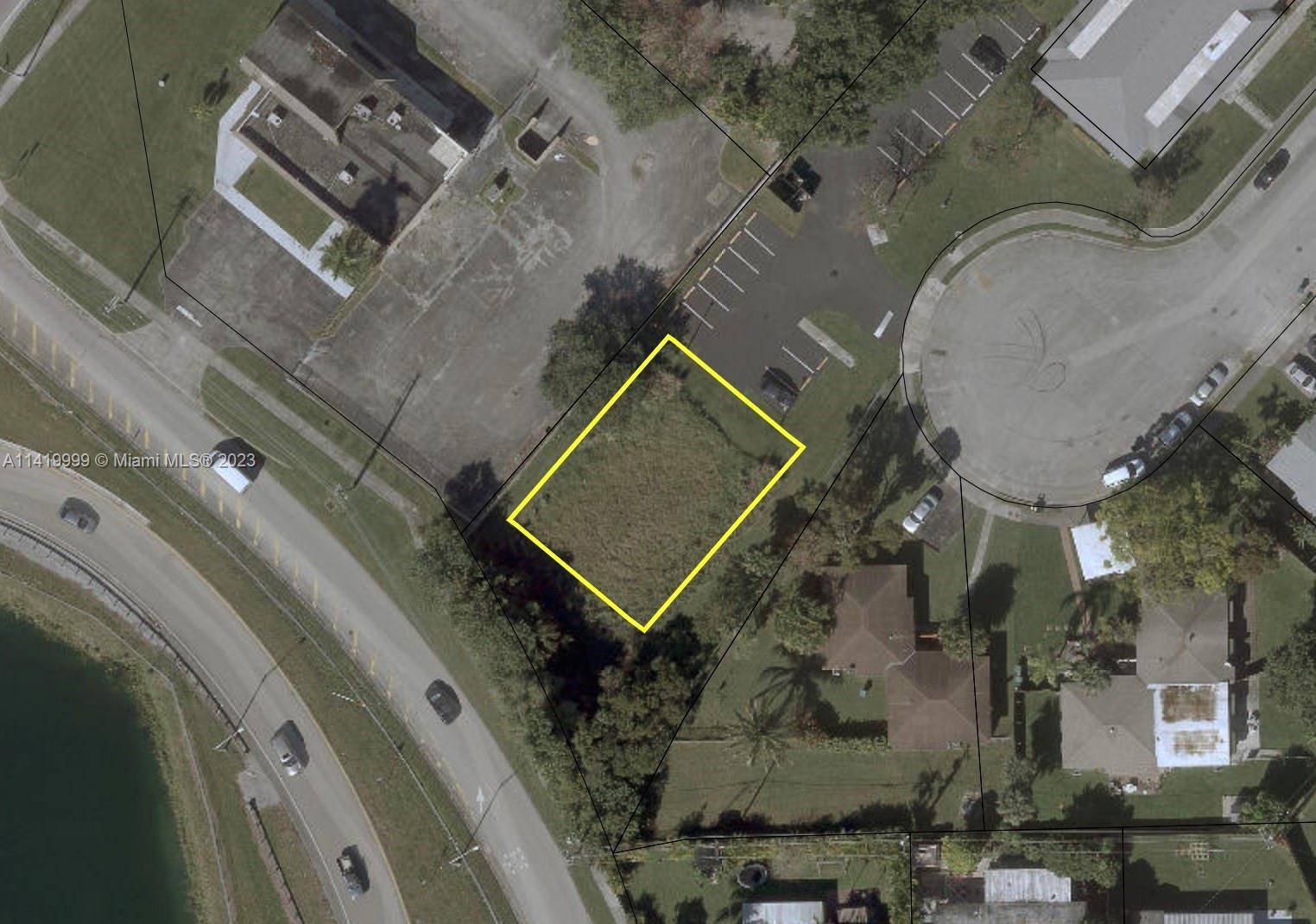 An investment opportunity located in one of Cutler Bay's most promising areas, this lot presents incredible potential for visionary investors like yourself.