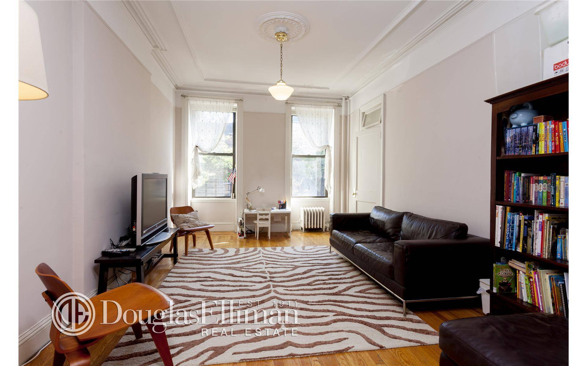 In the Heart of Park Slope, this large 2 Bed, flex 3 Bedroom, is equipped with large windows throughout the apartment to bring in loads of natural sunlight.