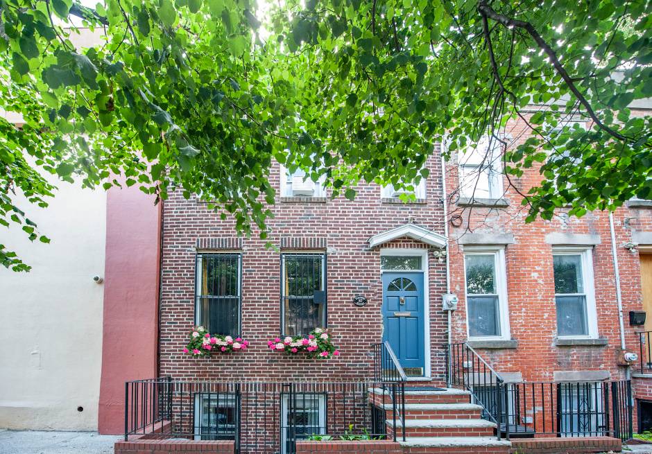 RED HOOK TOWNHOUSE For Sale Welcome to 87 PIONEER STREET Tucked along an Old Industrial Waterfront Community.