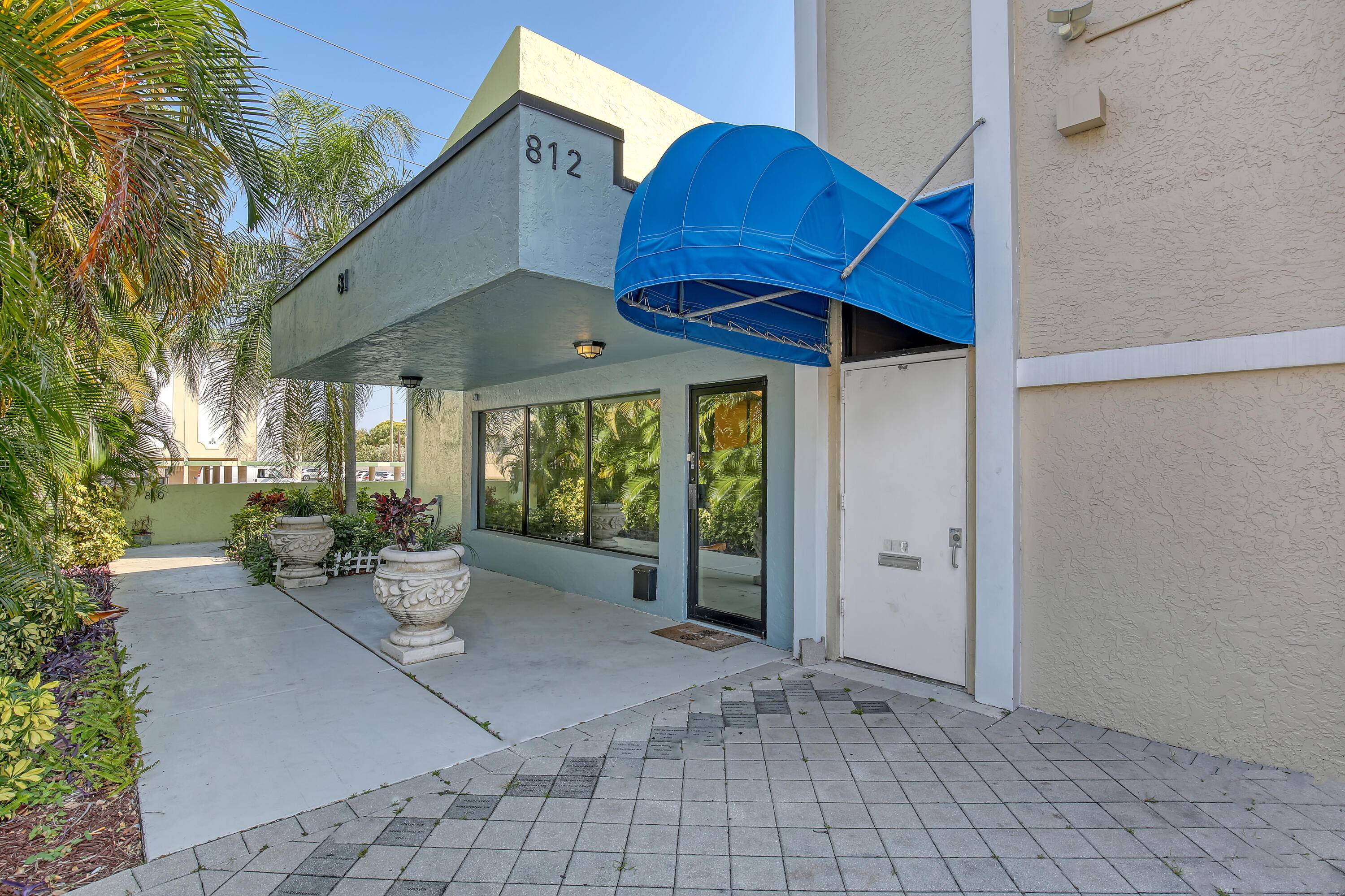 Beautiful, renovated Office space available in East Deerfield Beach !