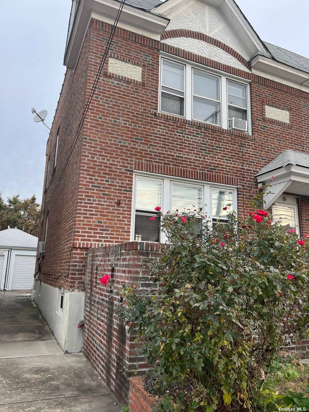 Welcome to Whitestone brick semi attached house with 4 bedrooms and 2.