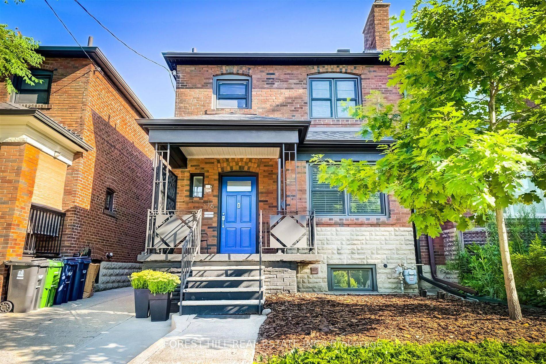 Welcome To 176 Pendrith Street, A Fully Furnished, Short Term 6 10 Mth Lease, In An Excellent, Family, Friendly Neighbourhood Near Christie Pits Park !
