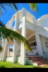 Exterior con balcones / Exterior with balconies