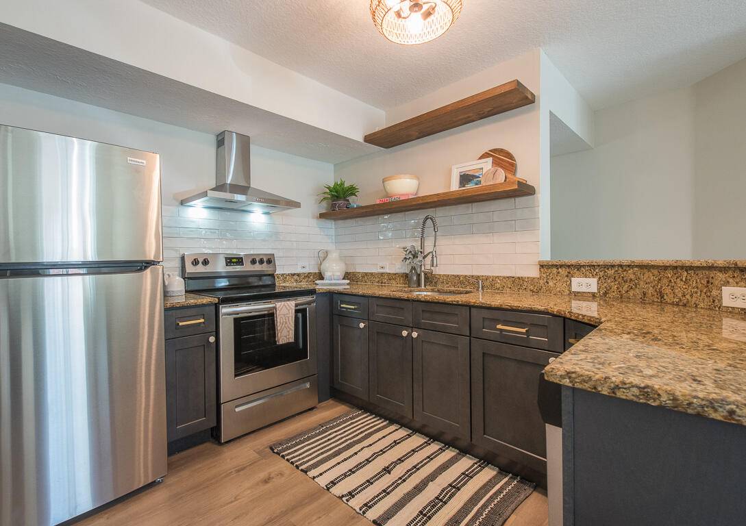 Come see this fully remodeled 3 bedroom, 2 bathroom condo in the resort style community of Mirabella Villas !
