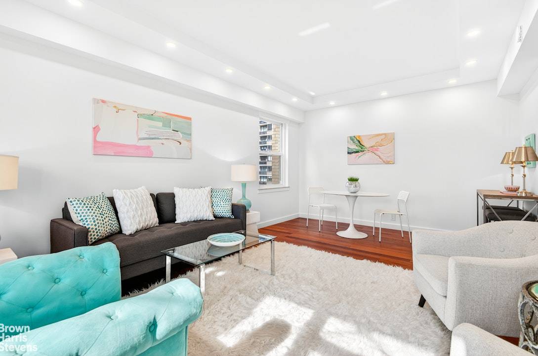 Mint Condition Penthouse Living Please note open houses are by appointment only, thank you.