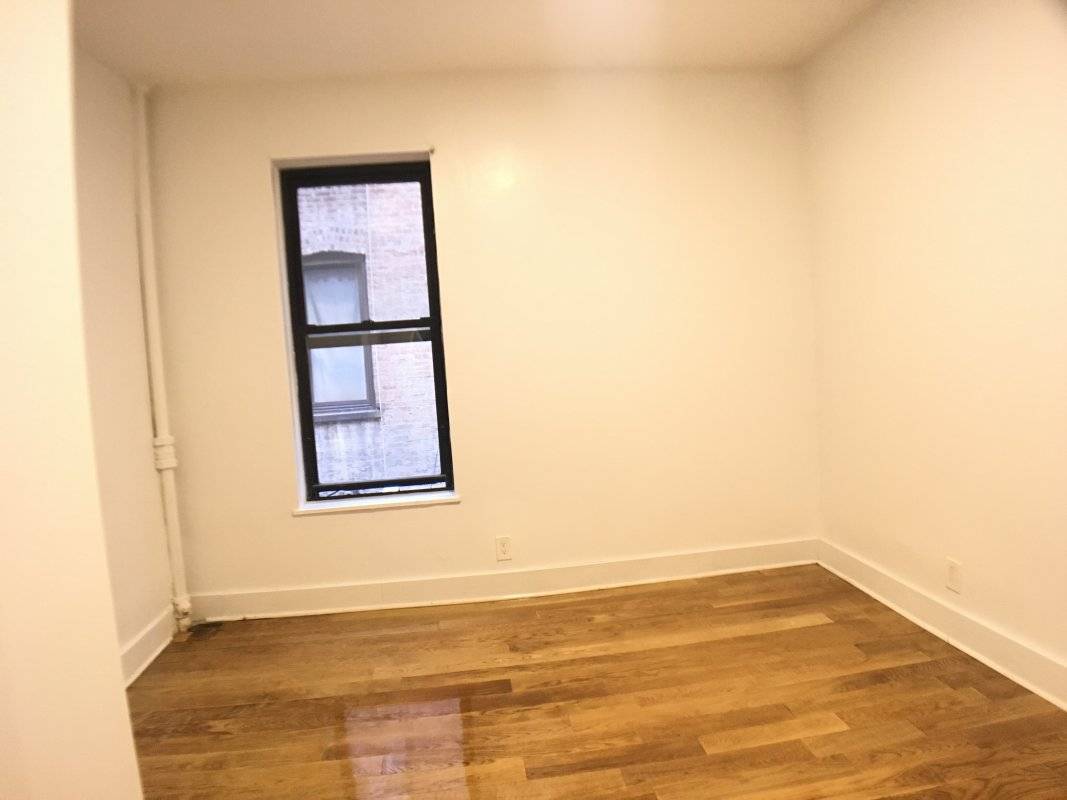 Email, Call, or Holler to schedule an appointment LOCATION NAGLE near BROADWAY Close to 1 train and A Express This is a well appointed, fully renovated apartment.