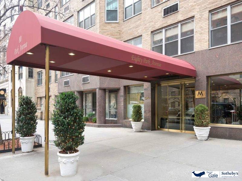 Welcome to 80 Park Ave ! One of the most Sought after Buildings in Murray Hill, NYC featuring a Recently Updated, Fully Furnished Junior 4 on the 18th Floor.