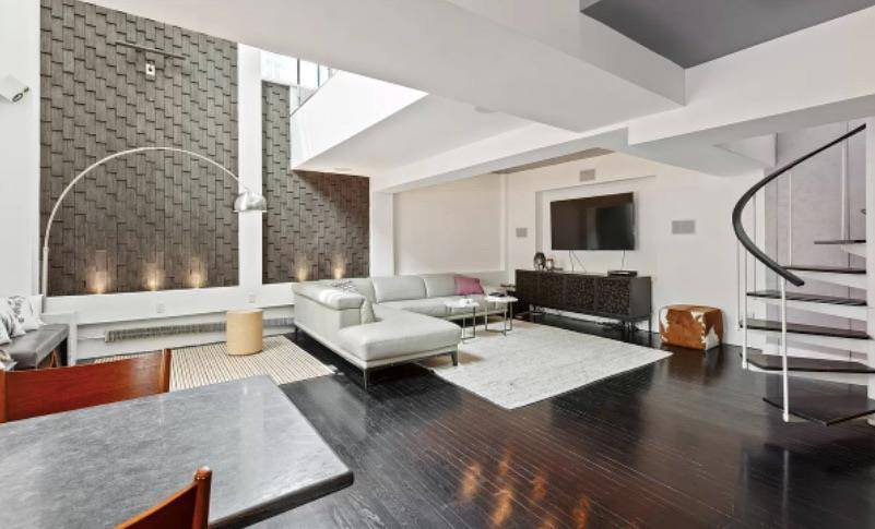 Welcome home to Penthouse A at 372 Fifth Avenue.