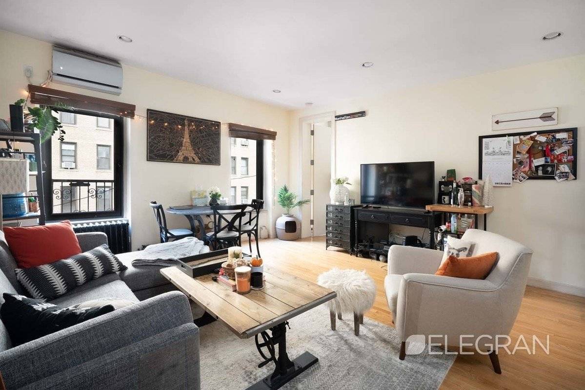 Welcome home ! This beautiful, corner 1 bedroom home is located in the bustling Murray Hill neighborhood and only a few minutes from Trader Joe's, Duane Reade, and the array ...