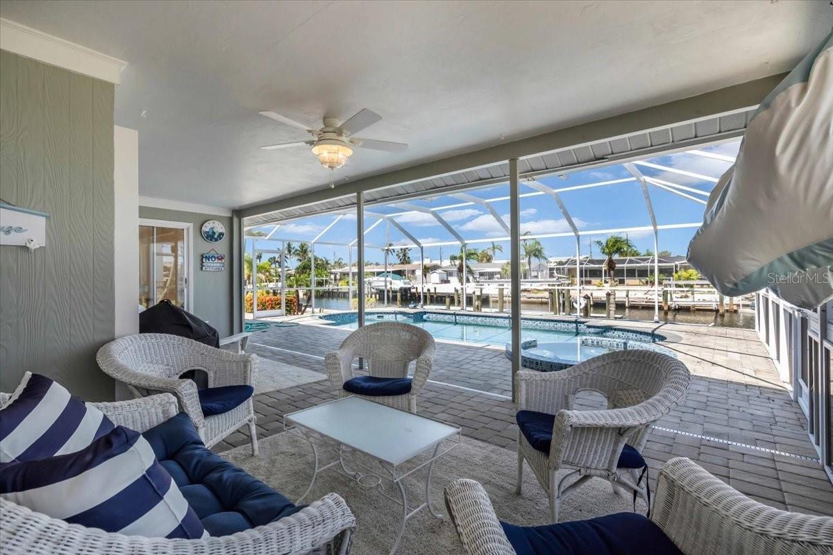 Covered Area off of Primary | 3816 ROYAL PALM DR, BRADENTON, FL 34210