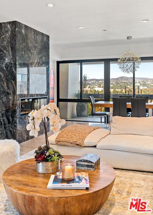 Living Room w FP