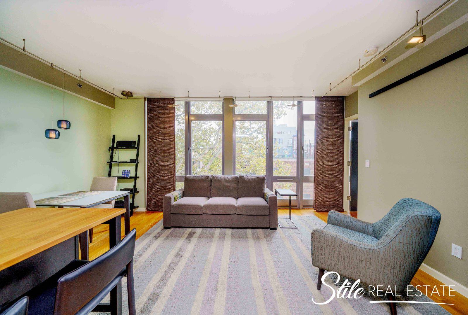 This beautiful one bedroom apartment in Clinton Hill has the following features Oak Floors, central air and heat, video intercom system, recessed lighting, 9 Ft ceilings, floor to ceiling windows, ...