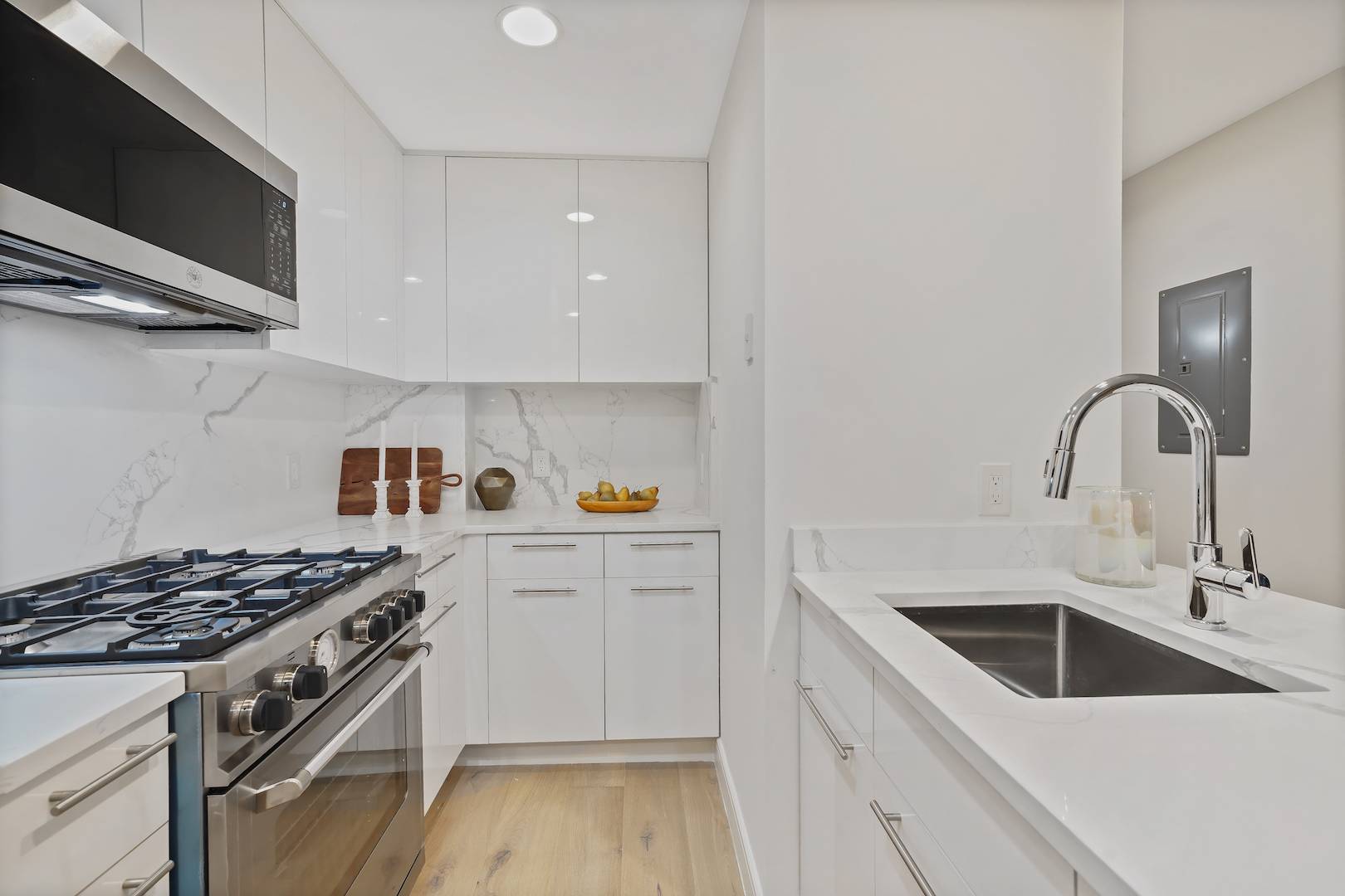 This Boerum Hill doorman condo is the ideal 2 bed 2 bath unit with a massive private outdoor space.