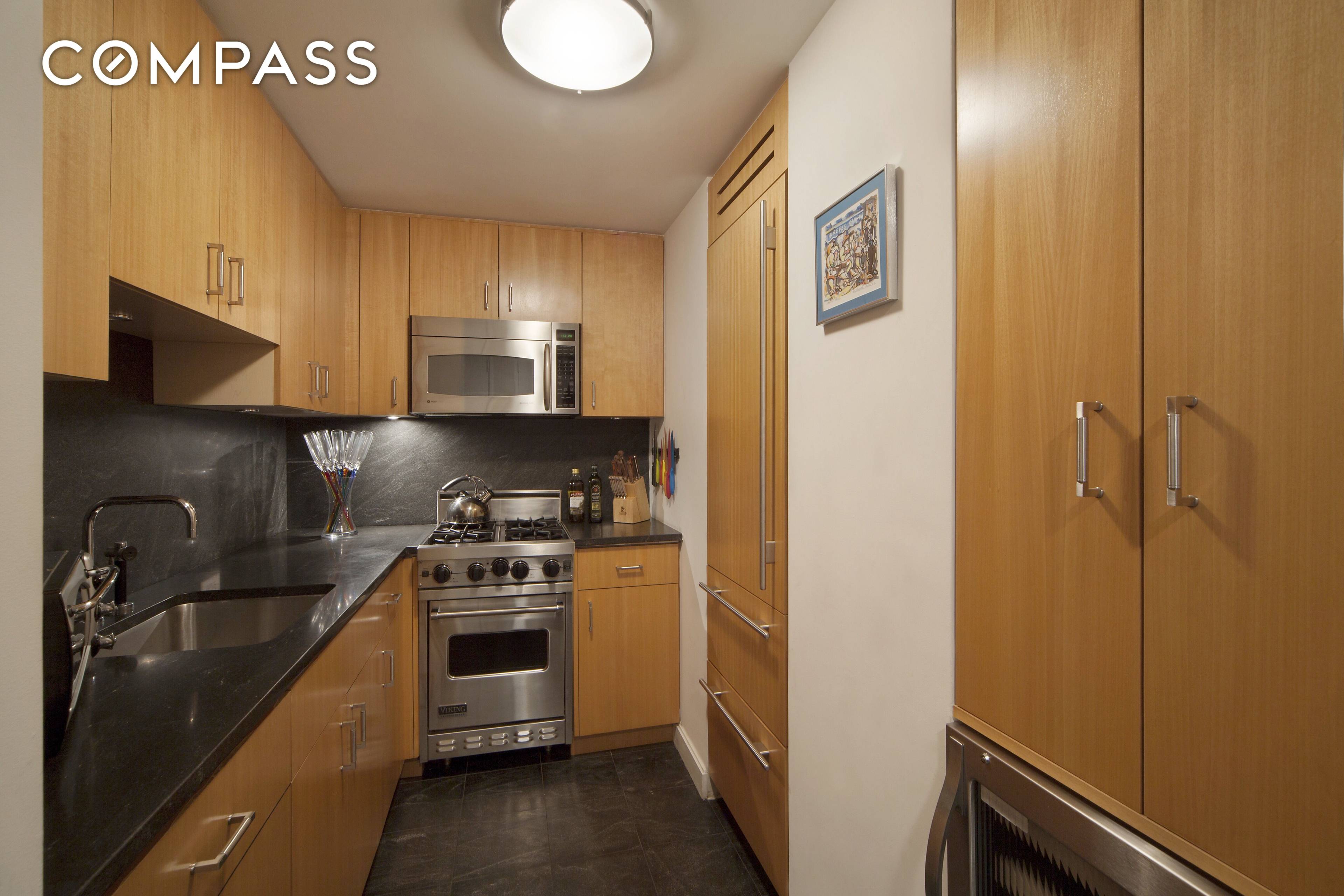 Experience living in one of New York City s most vibrant neighborhoods, The Windsor Park is ideally situated near the south entrance of Central Park.