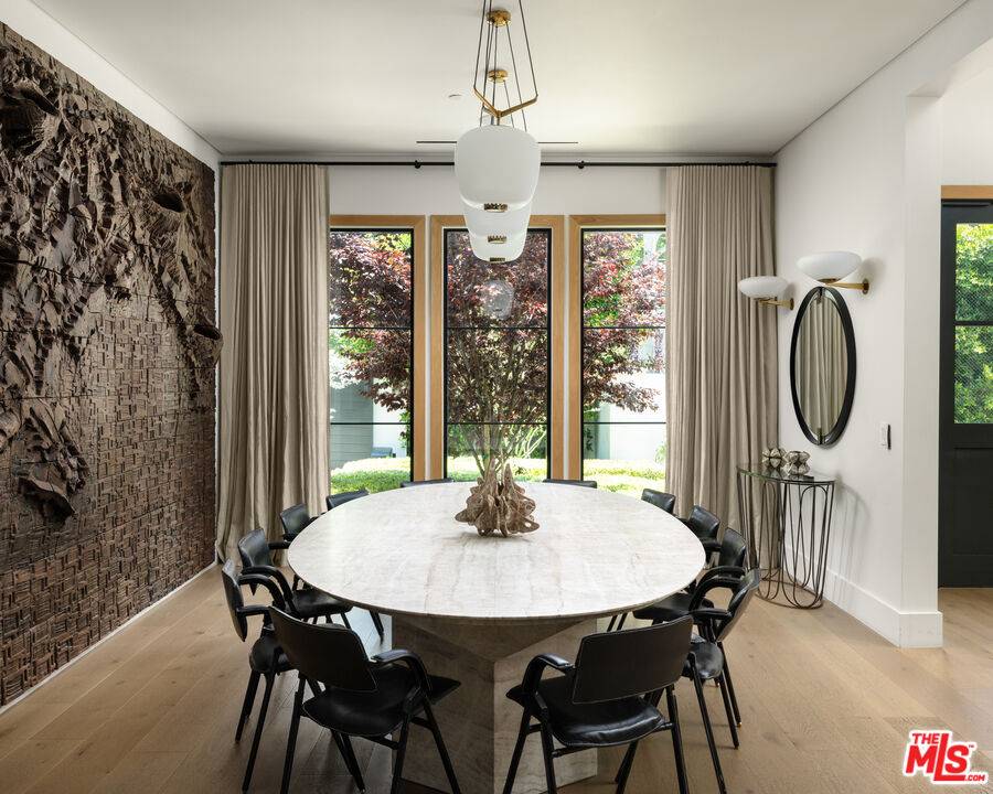 455  N Bundy Dr 6BR Brentwood La